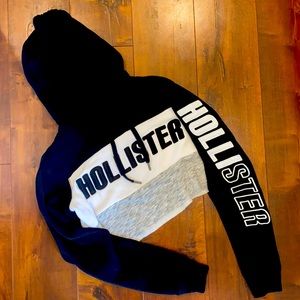Hollister Cropped Hoodie
